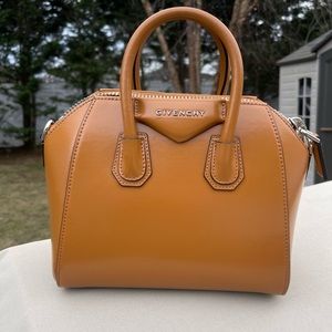 Givenchy Antigona - new